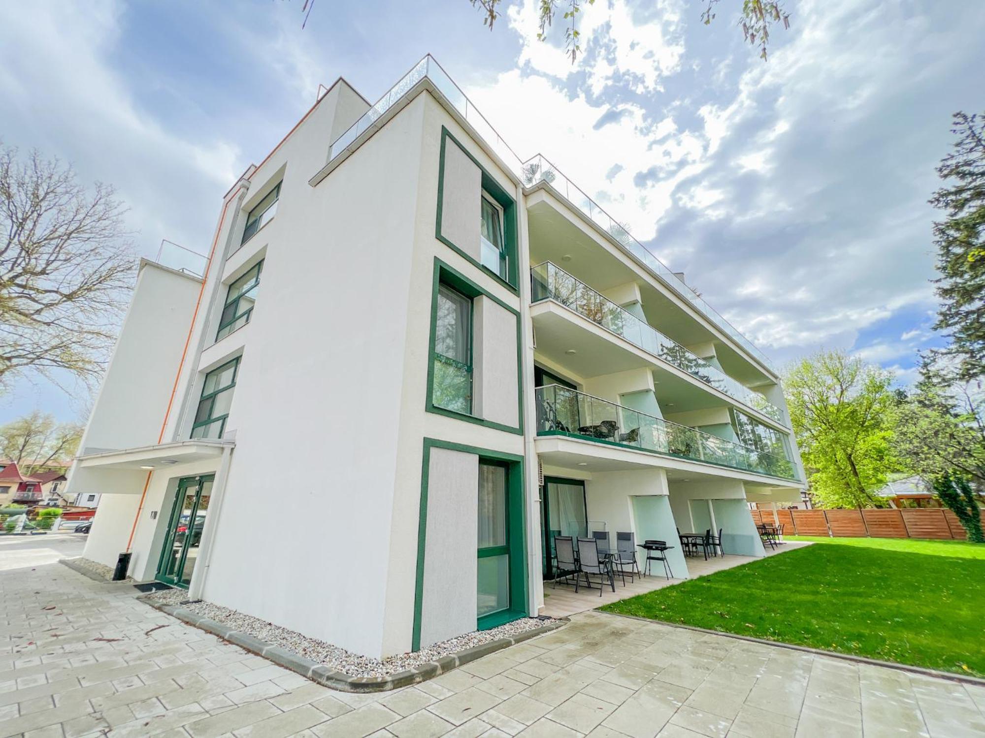 Villa Bauhaus Wellness Apartments 207 - Petiteplage Siofok Exterior photo